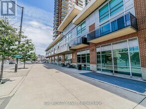 215 Queen St W in Toronto, ON - Building Photo - Building Photo
