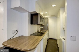 2370 Champlain St NW in Washington, DC - Building Photo - Building Photo