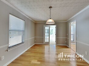 4589 Cascade Rd in Atlanta, GA - Building Photo - Building Photo