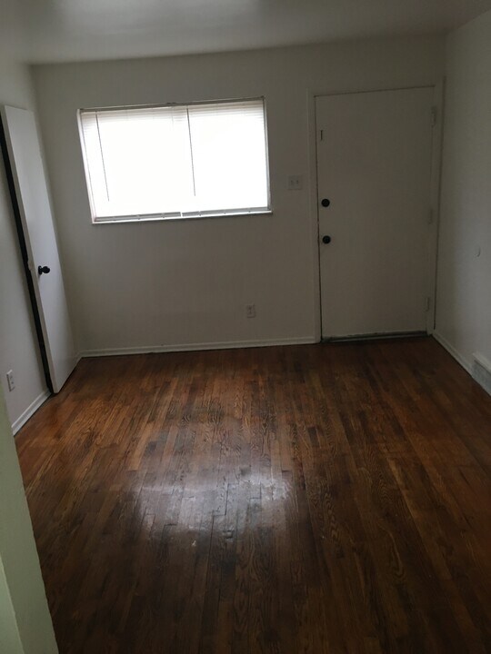 2121 Withnell Ave, Unit Apartment in St. Louis, MO - Building Photo