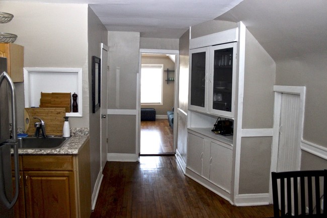 3739 W Diversey Ave-Unit -Attic in Chicago, IL - Building Photo - Building Photo