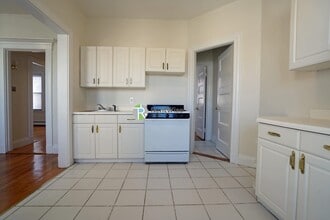 72 Gardner St, Unit E6 in Boston, MA - Building Photo - Building Photo