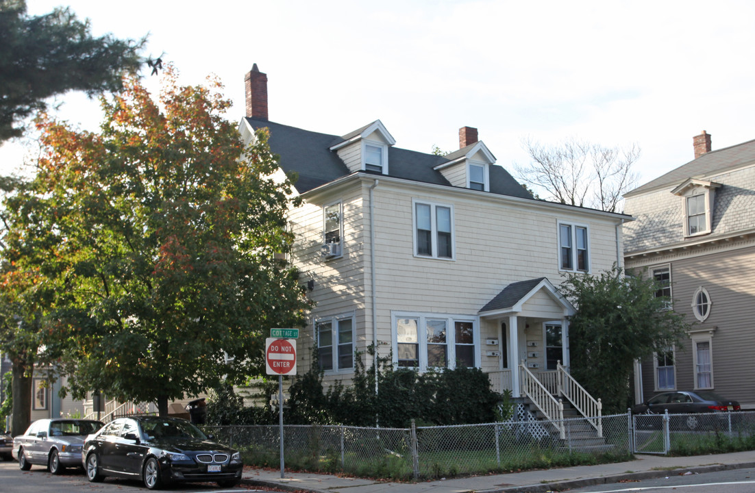 44 Pleasant St in Cambridge, MA - Building Photo