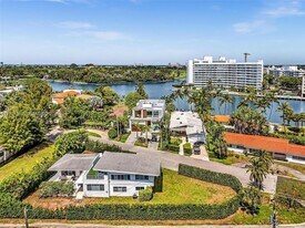 9257 Bay Dr in Surfside, FL - Building Photo