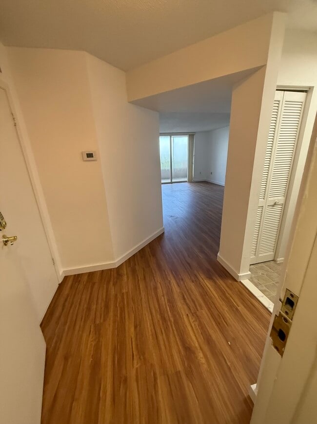 2333 Feather Sound Dr, Unit A603 in Clearwater, FL - Building Photo - Building Photo