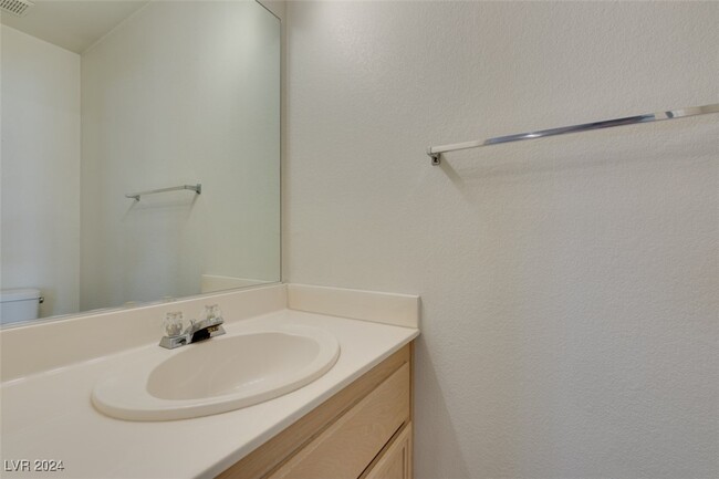 5582 Davies Dr in Las Vegas, NV - Building Photo - Building Photo