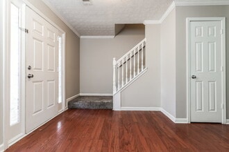 3854 Sagebrush Ln in Snellville, GA - Foto de edificio - Building Photo