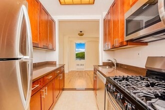 2400 Johnson Ave in Bronx, NY - Building Photo - Building Photo