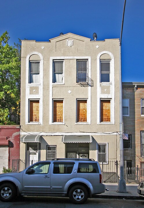 232 Tompkins Ave in Brooklyn, NY - Building Photo