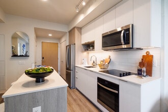 Dialogue in Mississauga, ON - Building Photo - Interior Photo