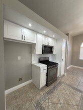 2338 Langhorn St in Lancaster, CA - Building Photo - Building Photo