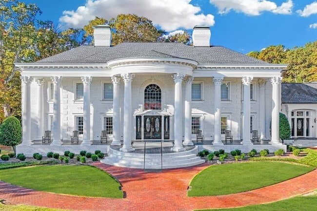 property at 1445 Hillside Dr SW