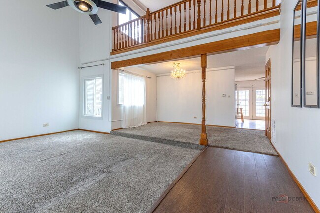 1261 Hialeah Ln in Hanover Park, IL - Building Photo - Building Photo