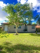 1790 NE 173rd St in North Miami Beach, FL - Building Photo - Building Photo