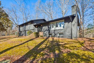 112 Overlook Dr in Williamsburg, VA - Building Photo