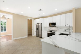 802 University Blvd in Jupiter, FL - Building Photo - Building Photo