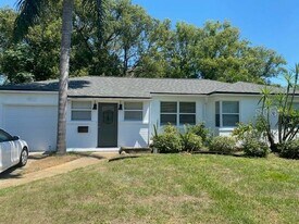 2211 Stanley St in Orlando, FL - Building Photo