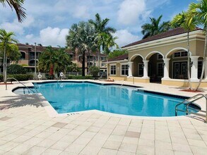 6573 Emerald Dunes Dr in West Palm Beach, FL - Building Photo - Building Photo