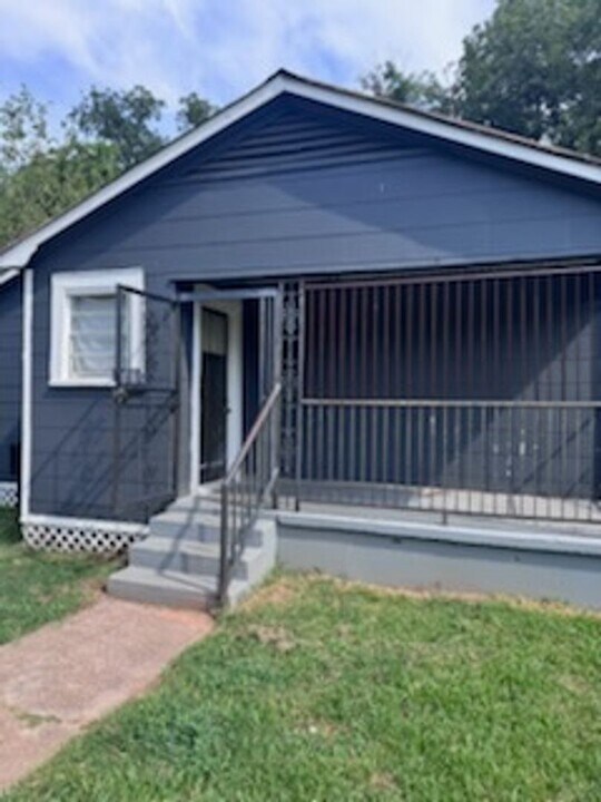 323 Kelly St in Bossier City, LA - Building Photo