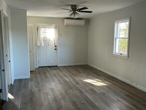 889 Elm St in Newport, ME - Building Photo - Building Photo