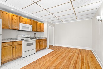 1440 W Howard St in Chicago, IL - Building Photo - Building Photo