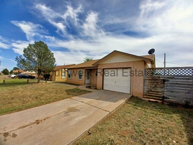 2005 Debra St in Clovis, NM - Building Photo - Building Photo