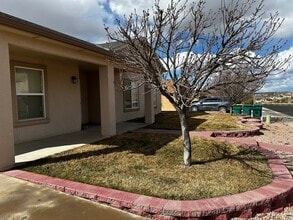 613 Mesa Vista Dr in Farmington, NM - Building Photo - Building Photo