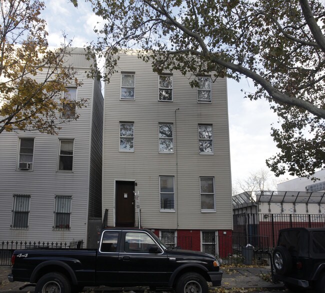 95 Adelphi St in Brooklyn, NY - Building Photo - Building Photo