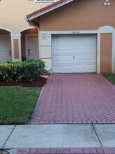 6606 Catalina Ln in Tamarac, FL - Building Photo - Building Photo