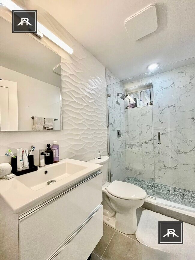 5 Strathmore Rd in Brookline, MA - Building Photo - Building Photo