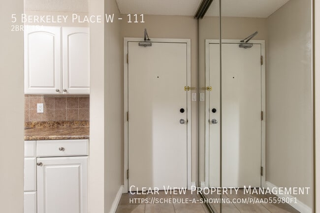 5 Berkeley Pl W in Lethbridge, AB - Building Photo - Building Photo