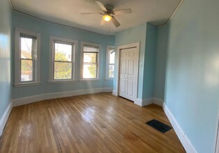 27 Holman St, Unit 1 in Boston, MA - Foto de edificio - Building Photo