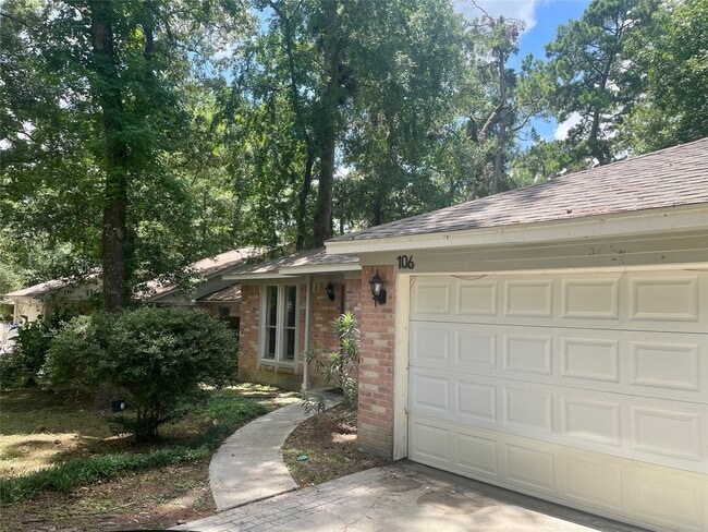 property at 106 E Wavy Oak Cir