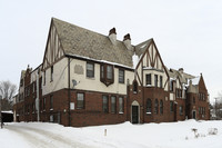 2899 Hampton Rd in Cleveland, OH - Foto de edificio - Building Photo