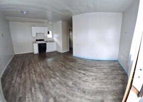 713 17th St W, Unit #6 in Palmetto, FL - Building Photo