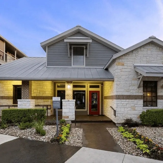 The Place at Oak Hills in San Antonio, TX - Building Photo - Building Photo