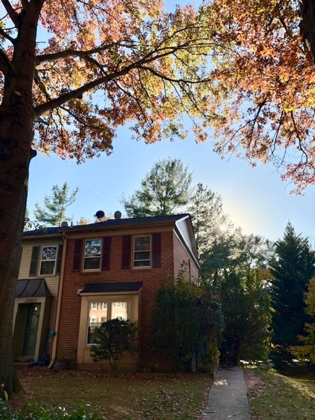 20501 Strath Haven Dr in Gaithersburg, MD - Foto de edificio - Building Photo