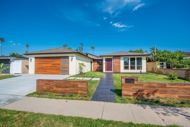 property at 3103 Samoa Pl