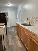 67 Mechanics St, Unit #1 in Putnam, CT - Building Photo - Building Photo