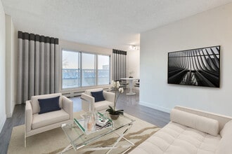 Ermineskin Place in Edmonton, AB - Building Photo - Building Photo