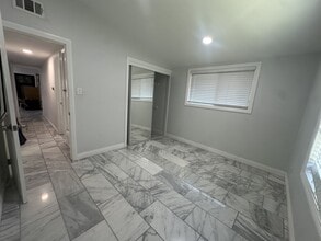 9622 Stonybrook Dr in Anaheim, CA - Foto de edificio - Building Photo