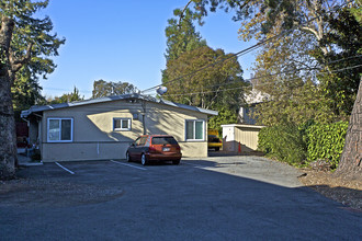 370 Redwood Ave in Redwood City, CA - Building Photo - Building Photo