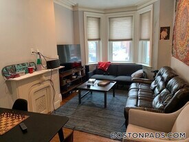 1 Wigglesworth St in Boston, MA - Building Photo