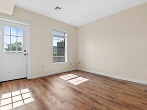 18 Monument Sq, Unit 4 in Boston, MA - Building Photo - Building Photo