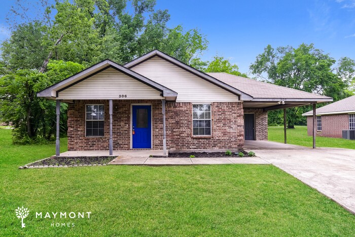 306 Sparks St in Terrell, TX - Building Photo