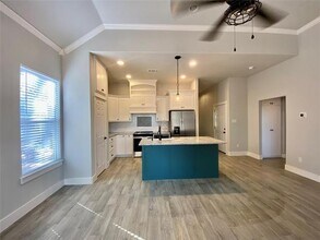 411 Cleveland Rd in Granbury, TX - Building Photo - Building Photo