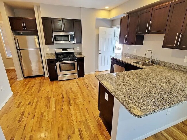 property at 39 Pinckney St
