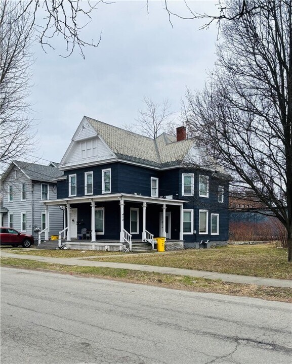 410 W 1st St in Elmira, NY - Building Photo