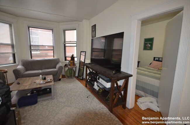 43 Joy St, Unit 1 in Boston, MA - Building Photo - Building Photo