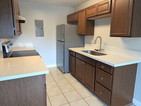 94-1088-1088 Paawalu St in Waipahu, HI - Building Photo - Building Photo